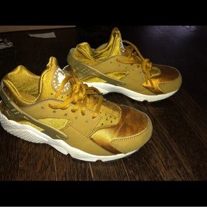 Gold Nike Air Max Huaraches